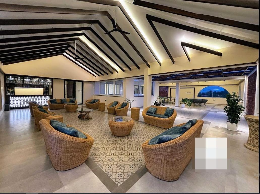 Redhomex Cove Castle Villa Haiderabad Buitenkant foto